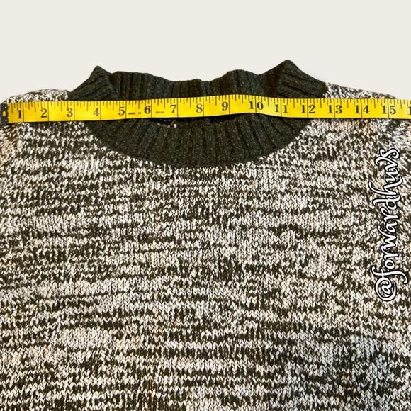 Anthropologie Moss Green Knit Sweater Tee – Versatile and Stylish - Picture 8 of 11